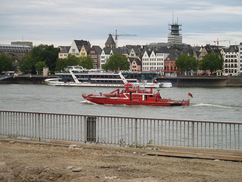 Feuerloeschboot 10-2      P005.JPG